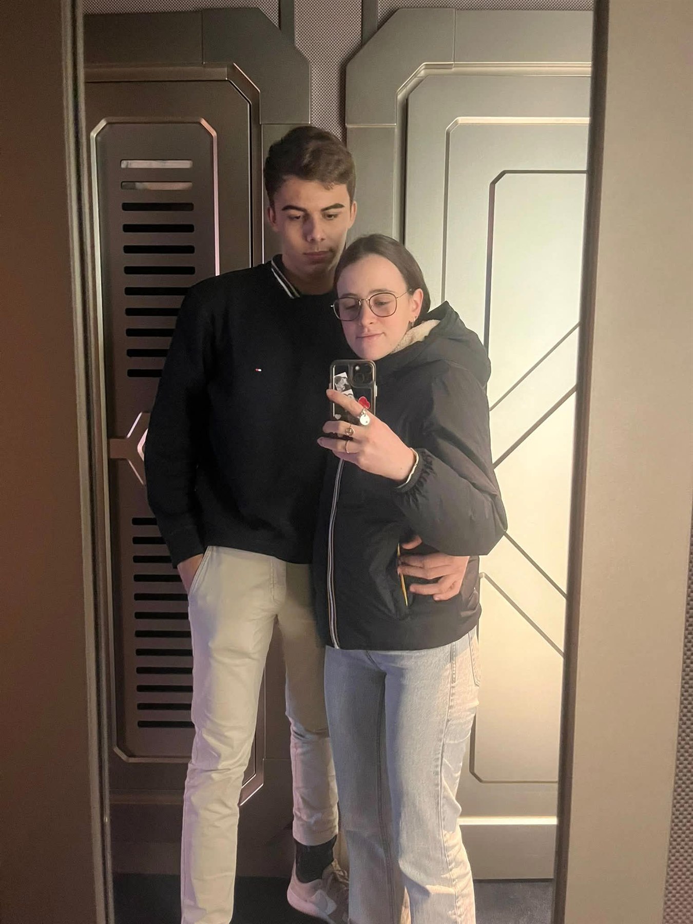 Un portrait de vous deux dans un miroir.